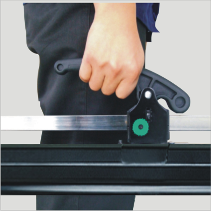 Suprema LEO Air | Przenośny ekran w kasecie