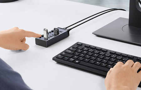 UGREEN 7in1 USB-C hub, 7x USB-A 3.0 12V 2A (black)