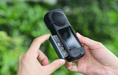 Sunnylife Silikonowa obudowa + osłona obiektywu do Insta360 X4 (czarna)