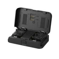 Insta360 Portable Charging Case | oryginalna ładowarka dla różnego rodzaju akumulatorów do kamer Ace / Ace Pro / Ace Pro 2 / X3 / X4 / X4 Air z powerbankiem